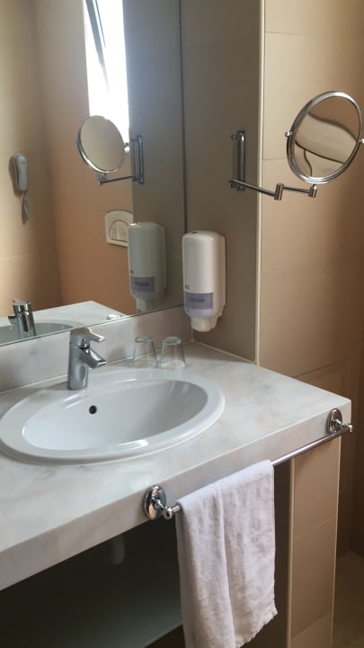 Zimmer Asterias Beach Resort