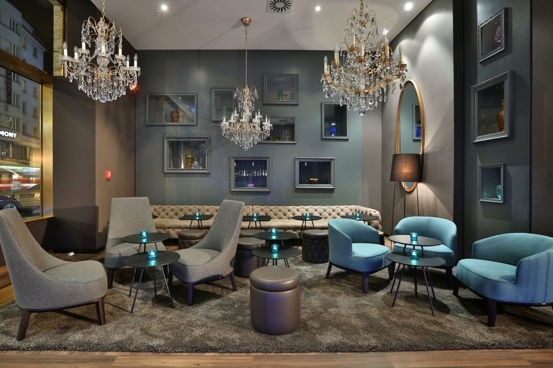 Lobby Motel One Prague-Florentinum