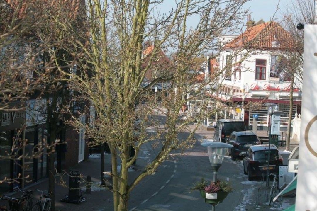 Blick vom Zimmer Richtung Zentrum by Juuls