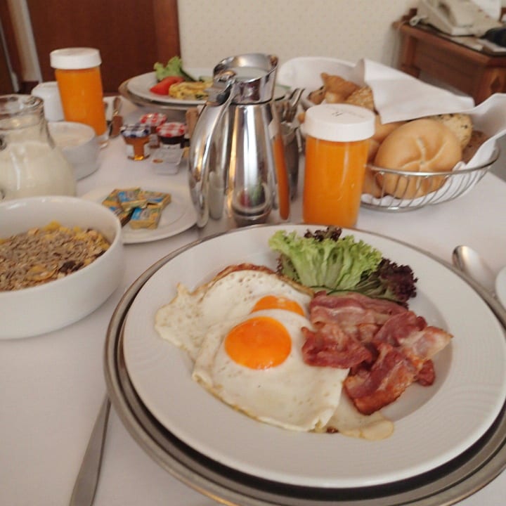 Zimmerservice 1A Renaissance Wien Hotel