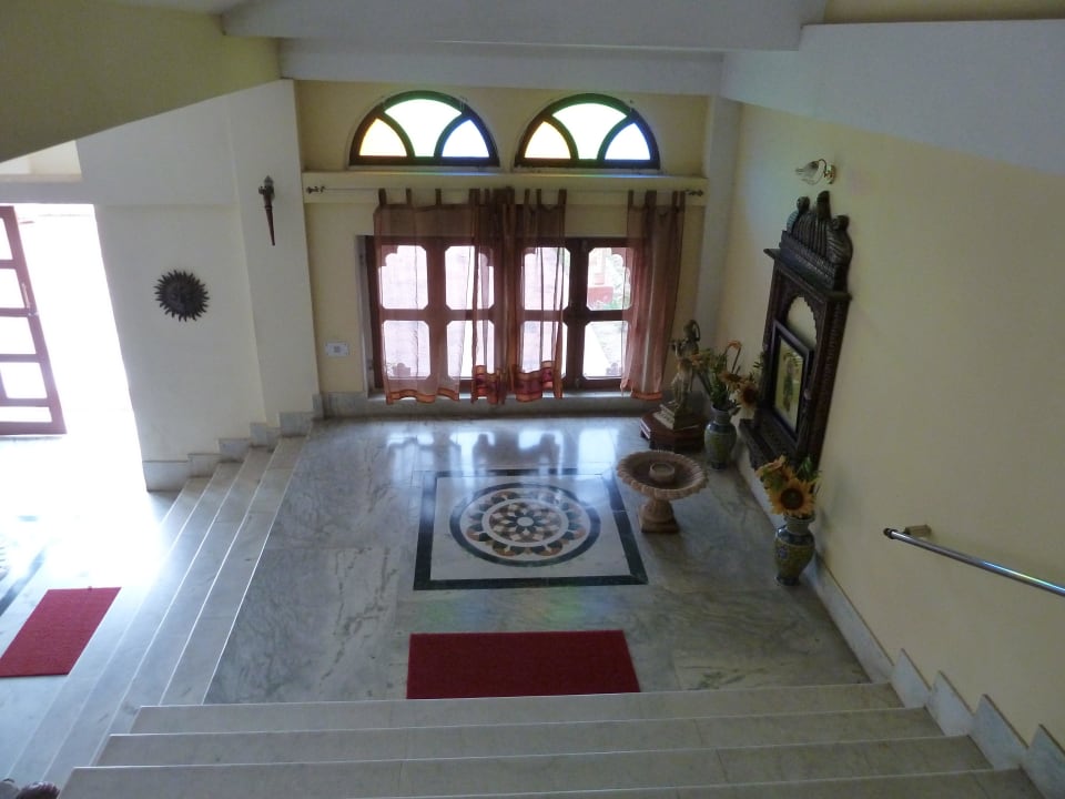 Treppe zum Restaurant Umaid Palace - An Organic Retreat