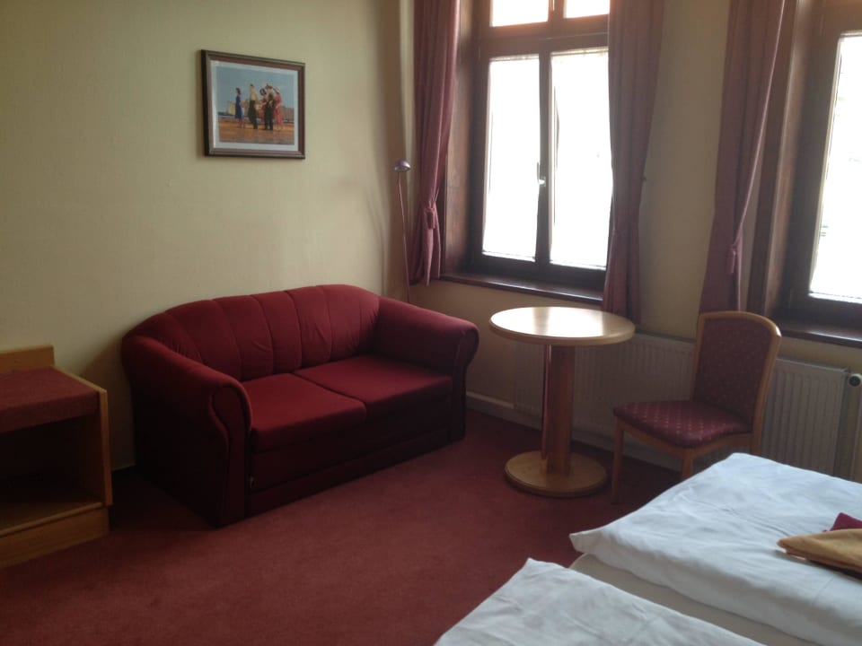 Ältere Couch Hotel garni Am Dippeplatz