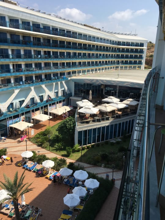 Ausblick Vikingen Infinity Resort & Spa