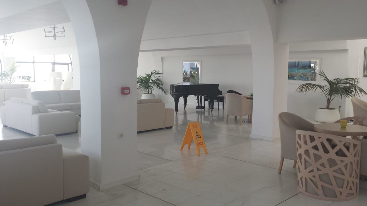 Hol przy recepcji TUI BLUE Oceanis Beach and Spa Resort