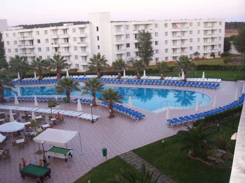 Blick auf Pool und Aussenterrasse allsun App.-Hotel Orient Beach