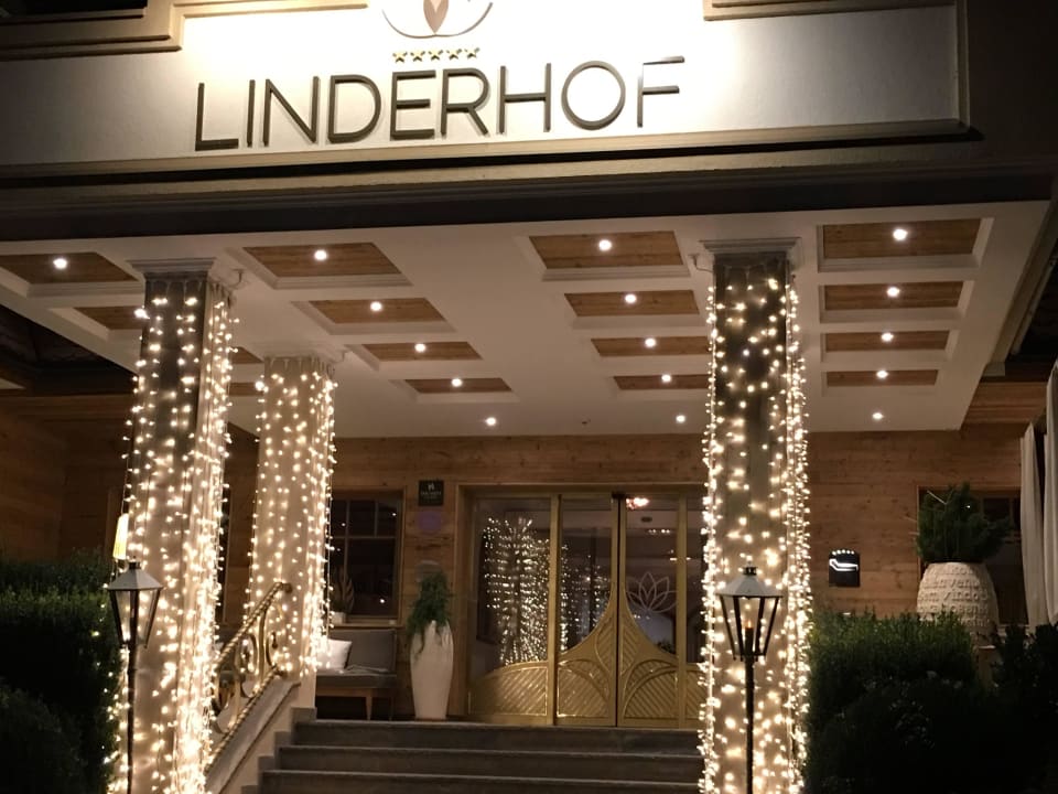 Eingang LUNARIS Wellnessresort