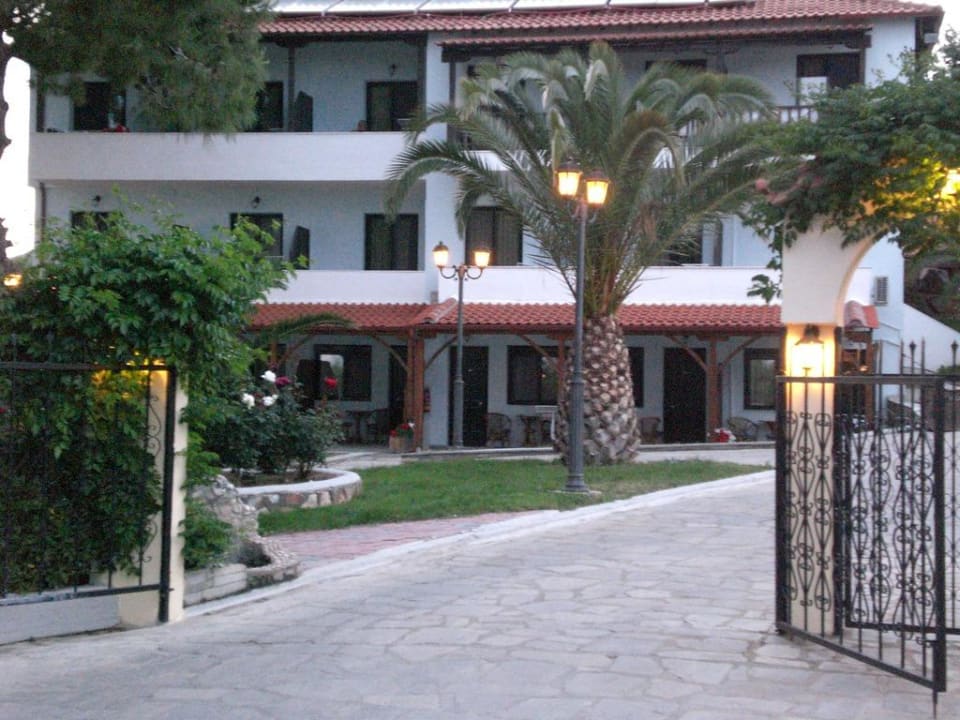 Seiteneingang Blue Dolphin Resort Hotel