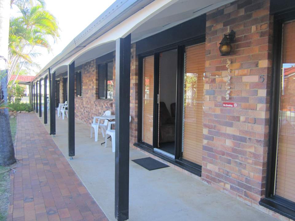 Zimmer von außen Apartments Hervey Bay Colonial Lodge