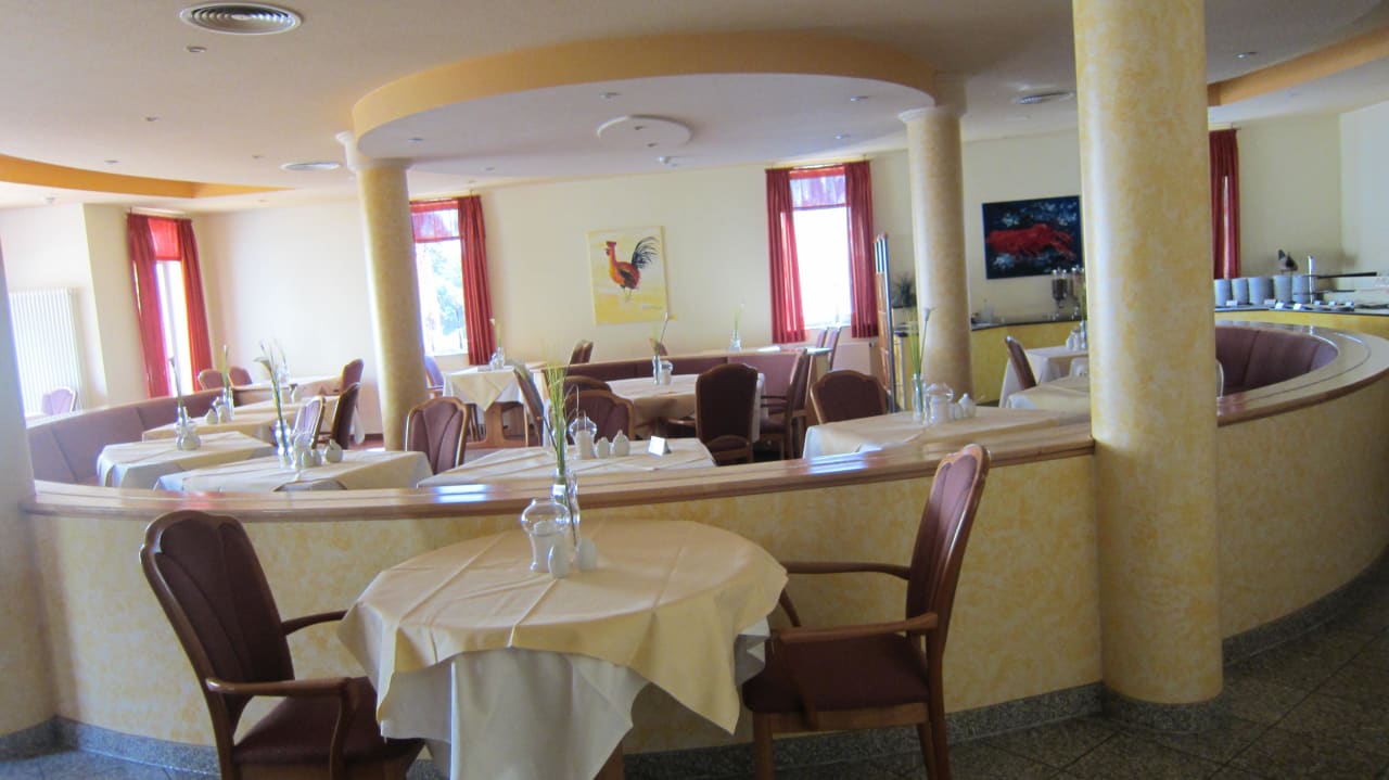 Alles liebevoll eingedeckt Vitalotel Roonhof