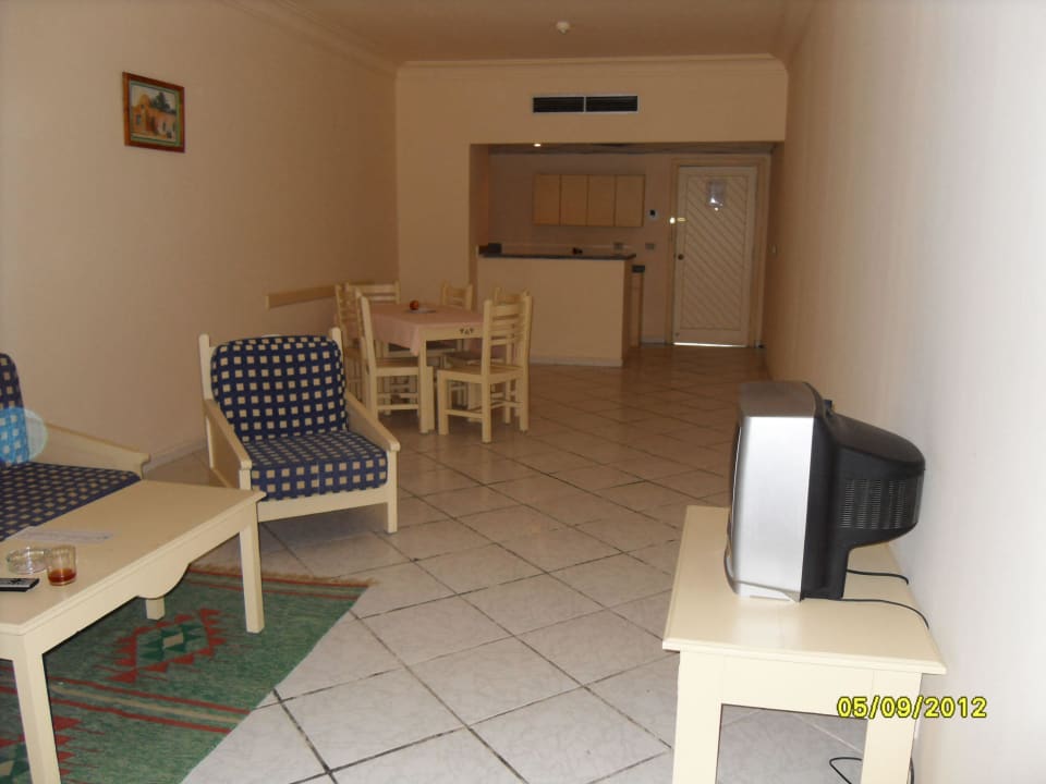 Коридор в апартаментах Hotel Le Pacha Beach Resort