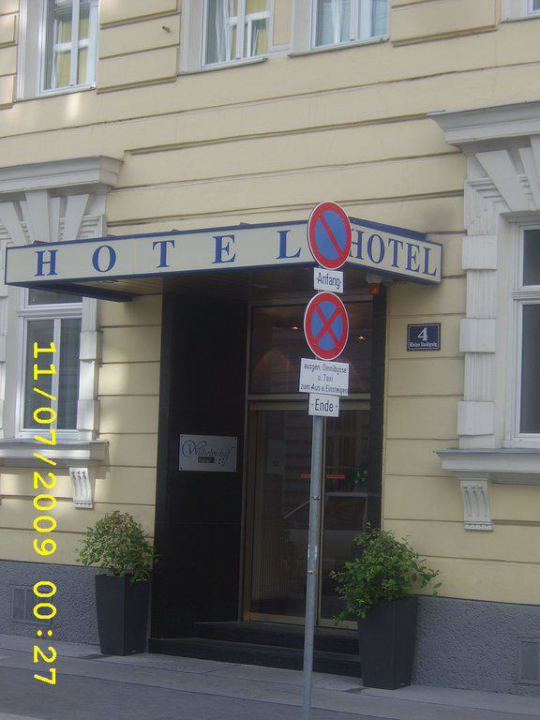 Eingang Hotel Der Wilhelmshof