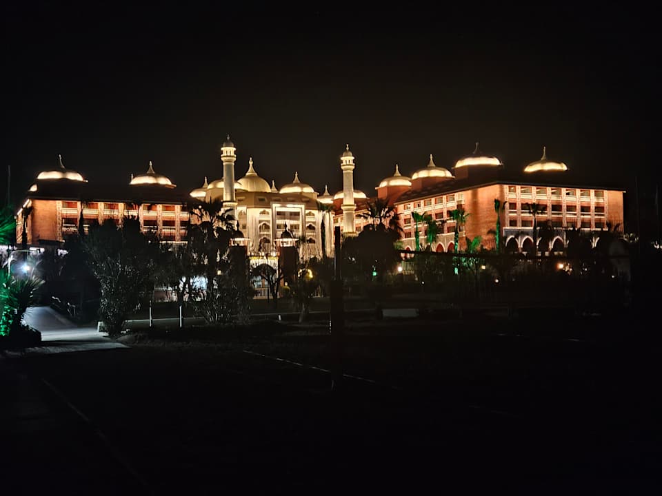 Außenansicht Royal Taj Mahal Hotel