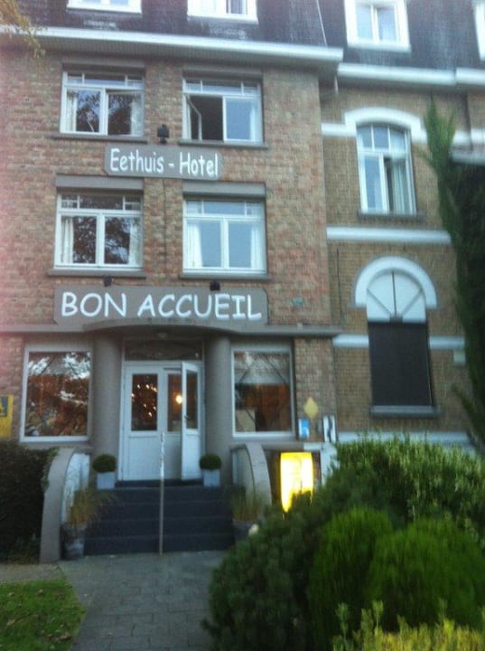 Eingangsbereich Bon Accueil Hotel Bon Accueil