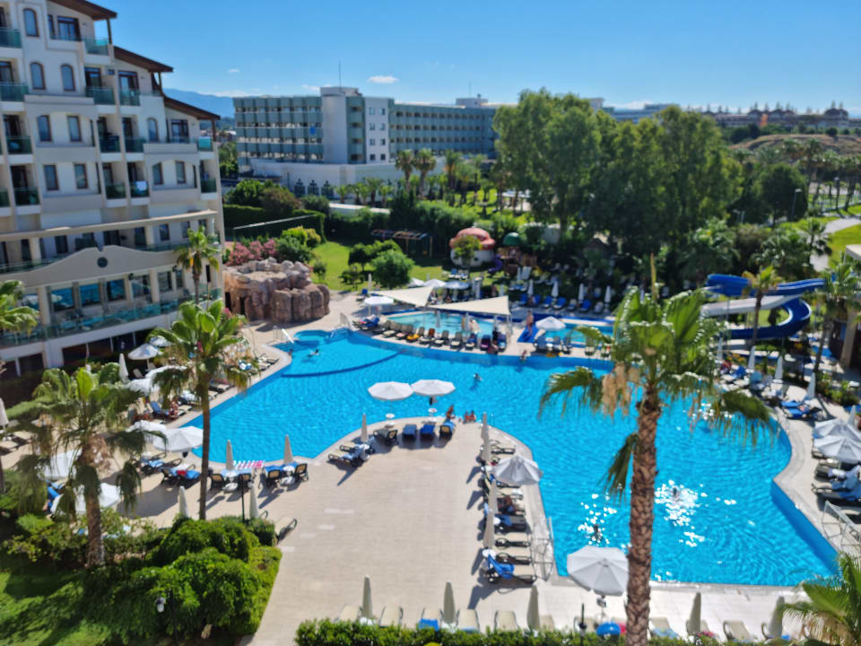 Pool Bella Resort & Spa