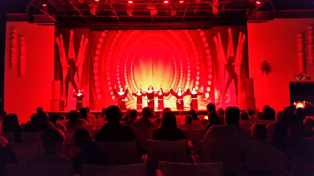 Musical Sister Act Dream World Aqua Hotel