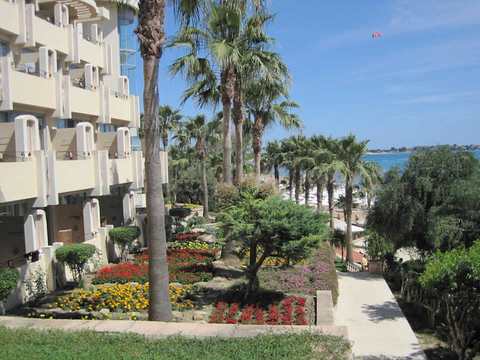 Zugang zum Strand Melas Resort Hotel