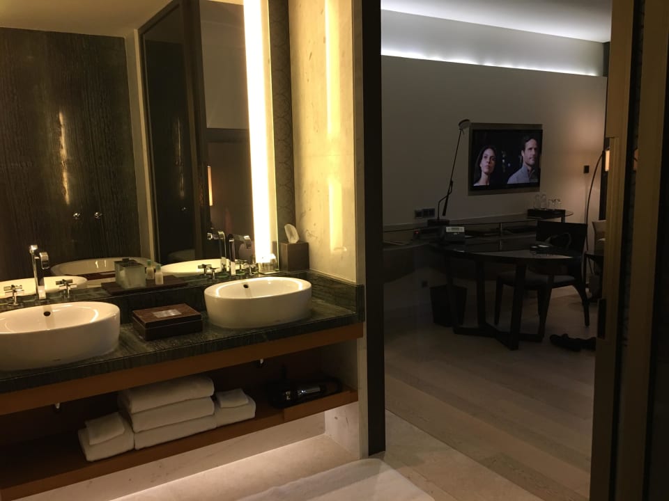 Begehbares Bad Park Hyatt Abu Dhabi Hotel and Villas