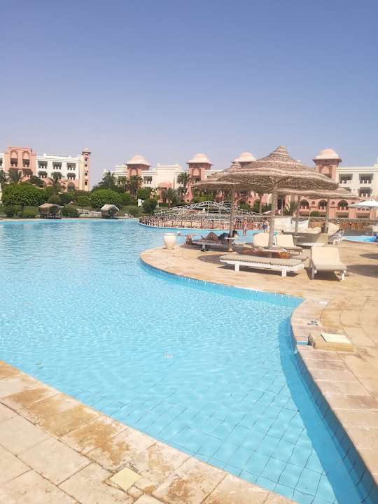 Pool Serenity Alpha Beach