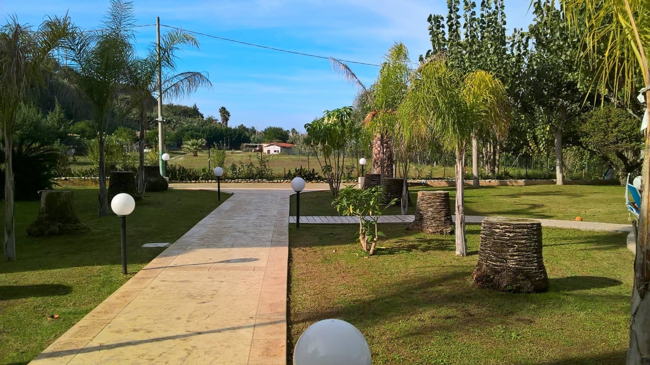 Broadway Hotel Old River