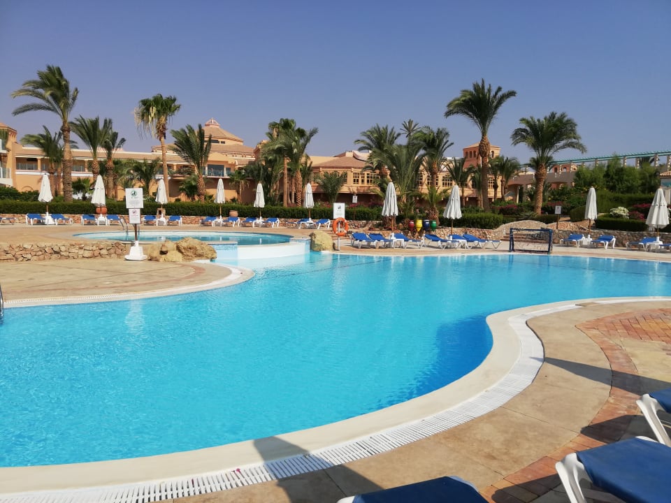 Pool Mövenpick Resort & Spa El Gouna