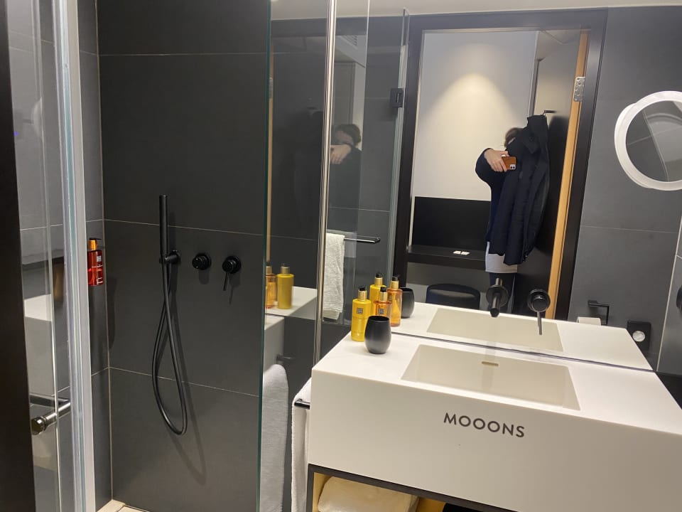 Zimmer MOOONS Vienna