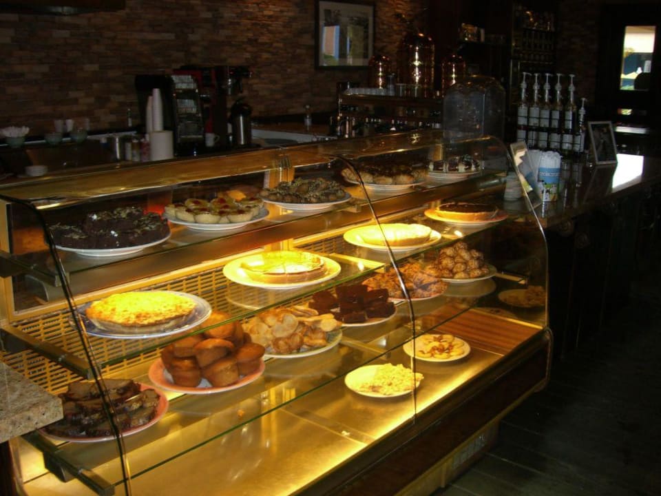 Kuchenauswahl im Coffeeshop Ocean Blue & Sand