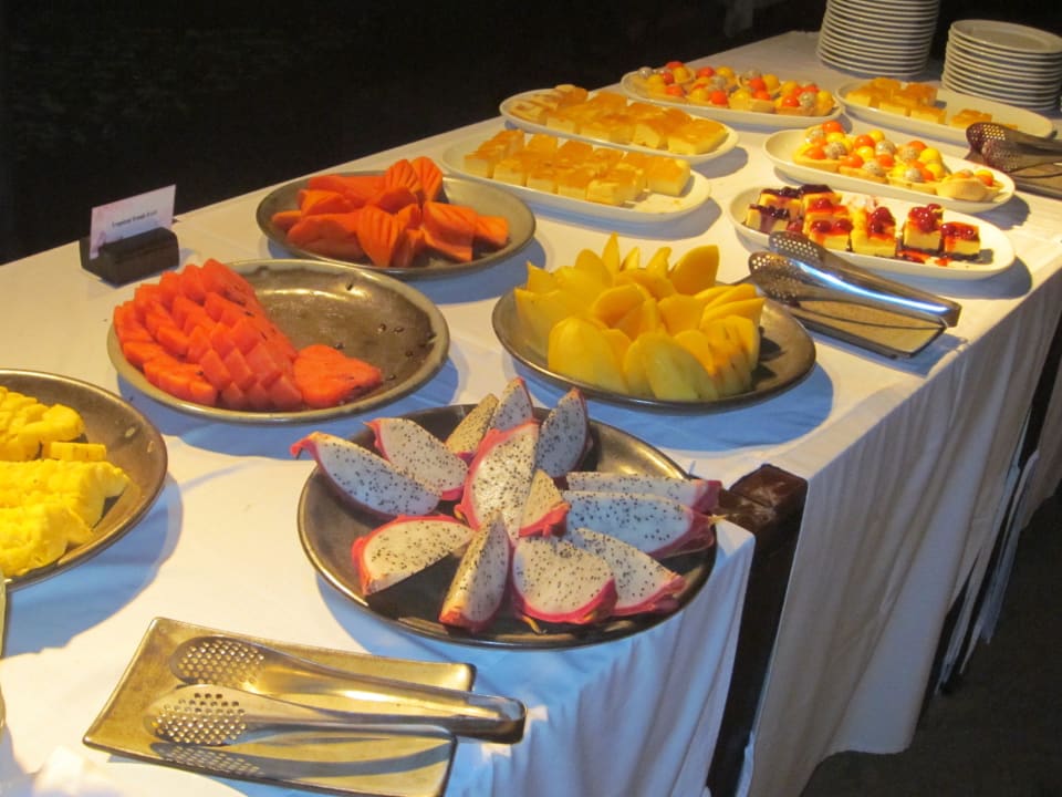 Herrliches Büffet im Strandrestaurant Sundowners  Khaolak Laguna Resort