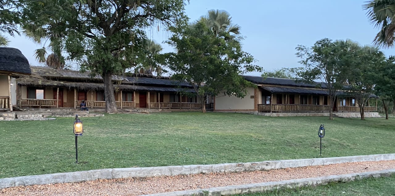 Außenansicht Pakuba Safari Lodge