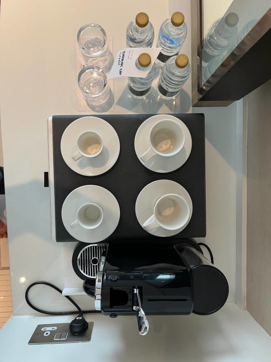 Zimmer W Abu Dhabi - Yas Island