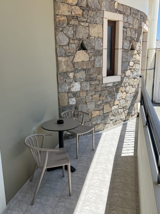 Zimmer Petousis Hotel & Suites