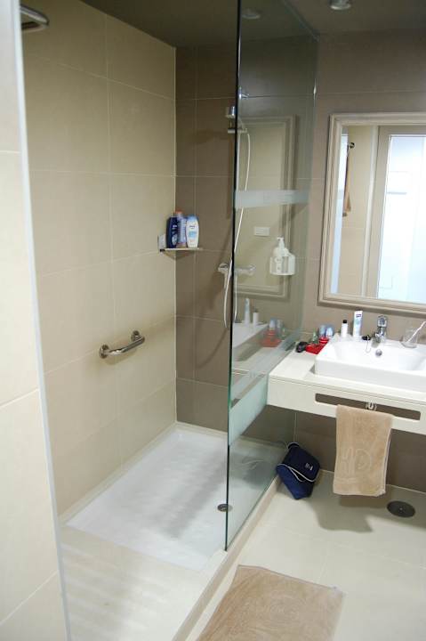 Die "offene" Dusche HD Beach Resort