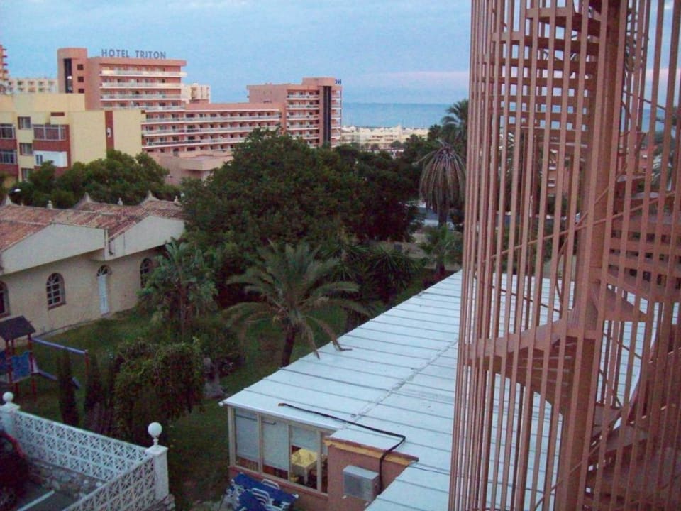 Blick zum Hoteleingang und Parkplatz Hotel Best Siroco