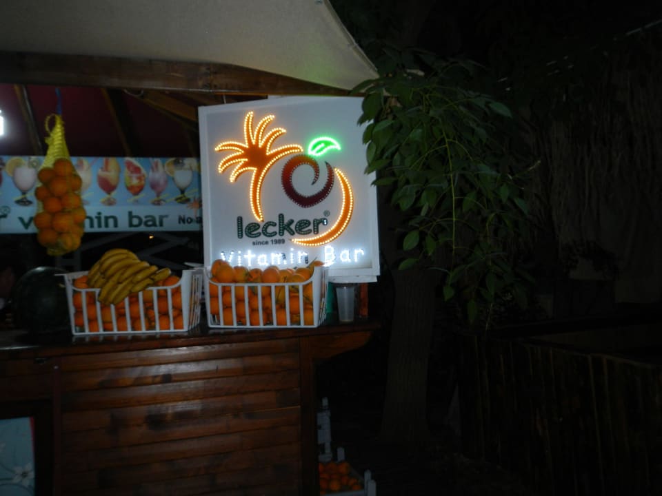 Lecker Bar Seaden Corolla Hotel