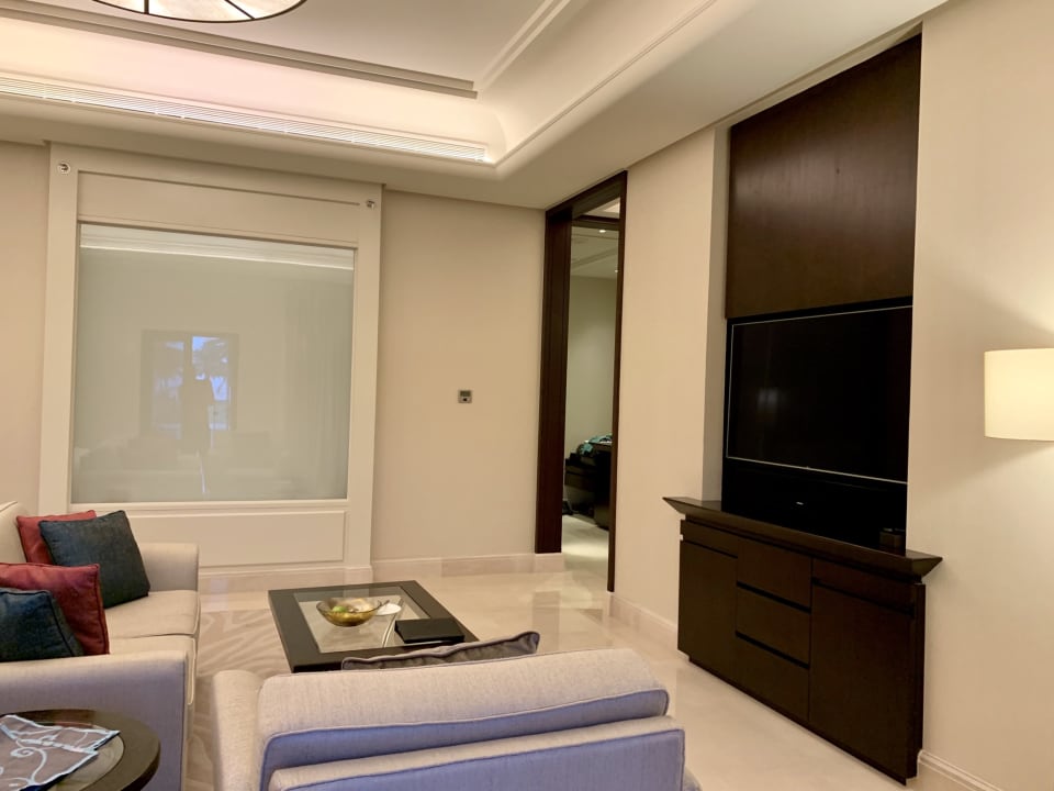 Zimmer Al Bustan Palace - A Ritz-Carlton Hotel