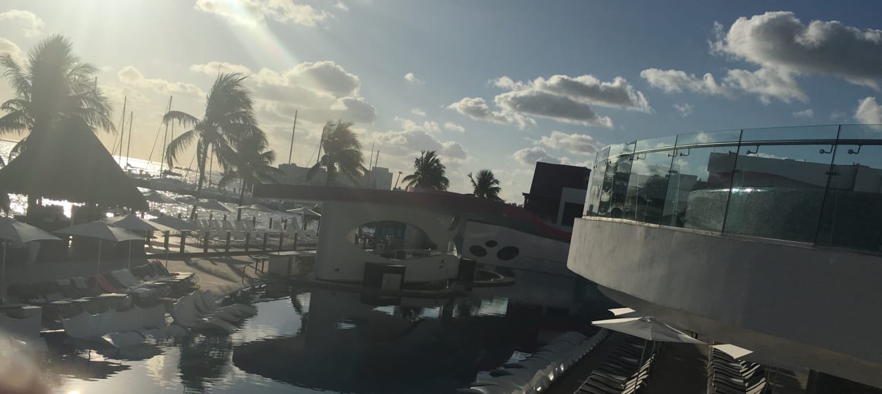 Pool Temptation Cancun Resort - Adults only