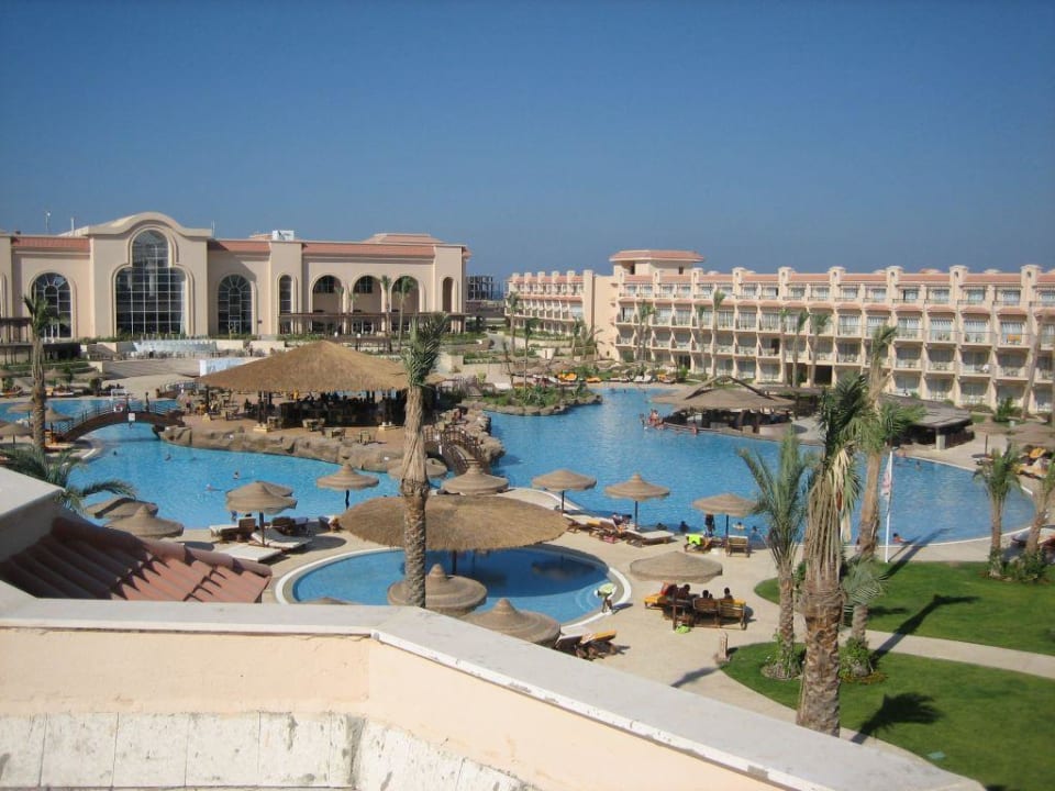 Hauptpool / Außenanlage / Poolbar Pyramisa Beach Resort Sahl Hasheesh