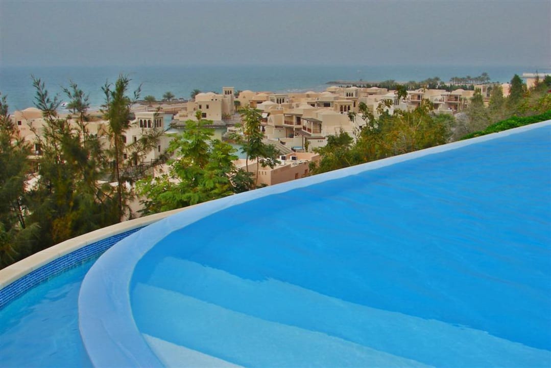 Sunset Pool The Cove Rotana Resort