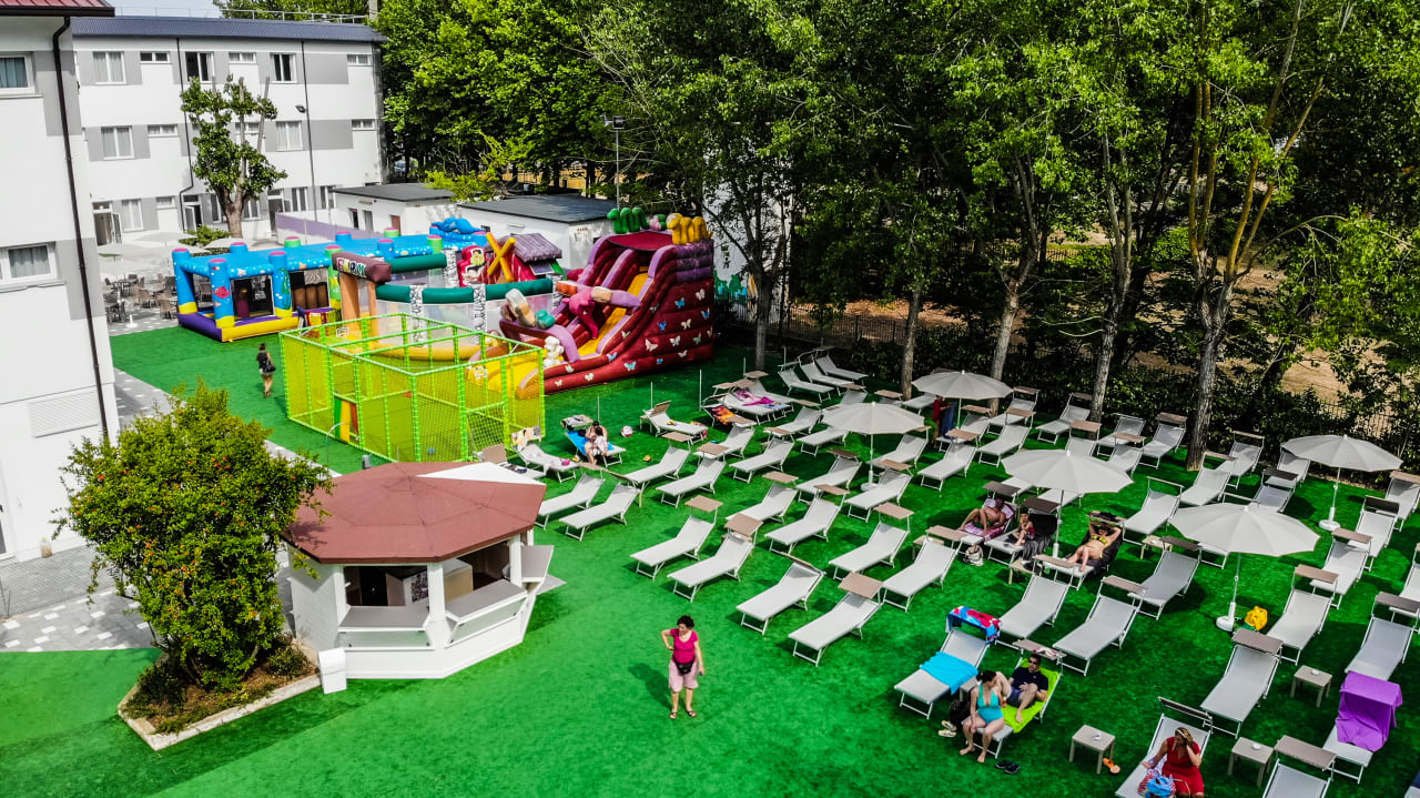 Gartenanlage Color Green Village Cesenatico