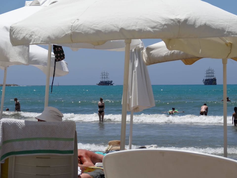 Strand Side Star Beach