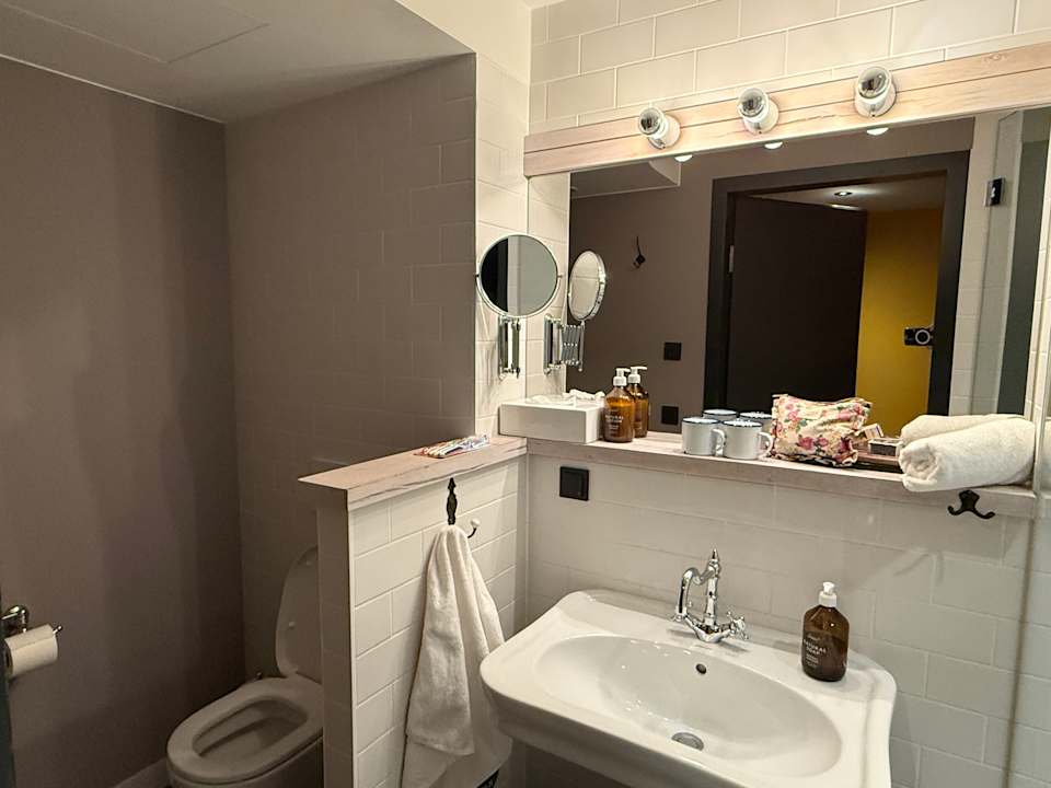 Zimmer 25hours Hotel Wien beim MuseumsQuartier