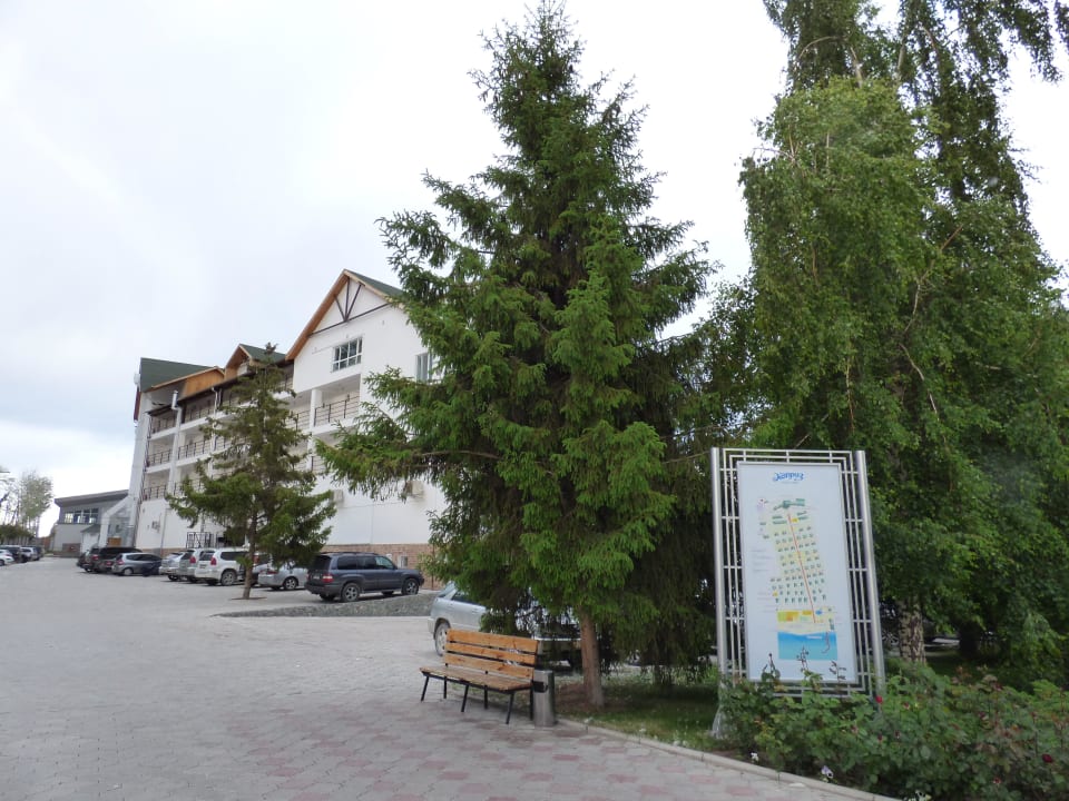Hauptgebäude und Lageplan Hotel Kapriz Issyk Kul Resort