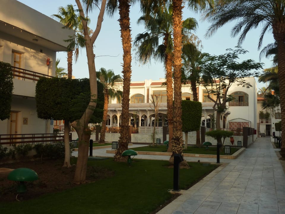 Unser Weg zu den Restaurants The Grand Hotel Hurghada