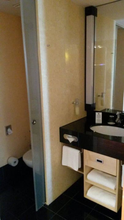 Waschtisch mit Toilette Hotel Vier Jahreszeiten Zingst