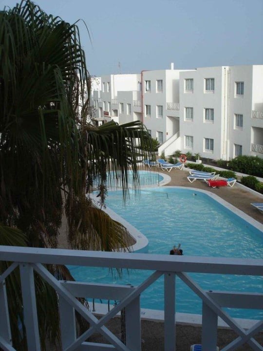 Pool vom Balkon Sentido Aequora Lanzarote Suite
