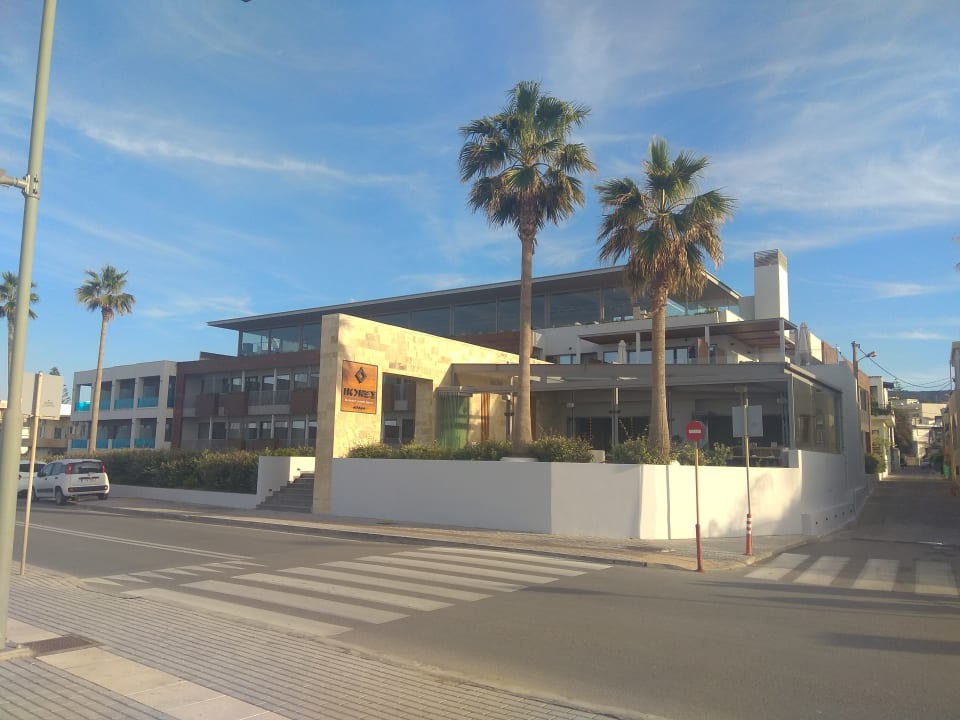 Außenansicht Ikones Seafront Luxury Suites