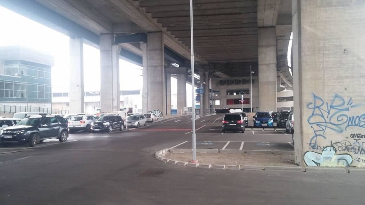 Parkplatz überdacht  Austria Trend Hotel Doppio