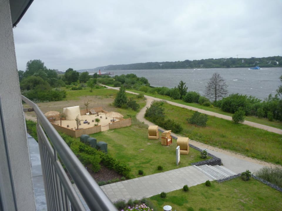 Ausblick von Hotelzimmer elaya hotel hamburg finkenwerder