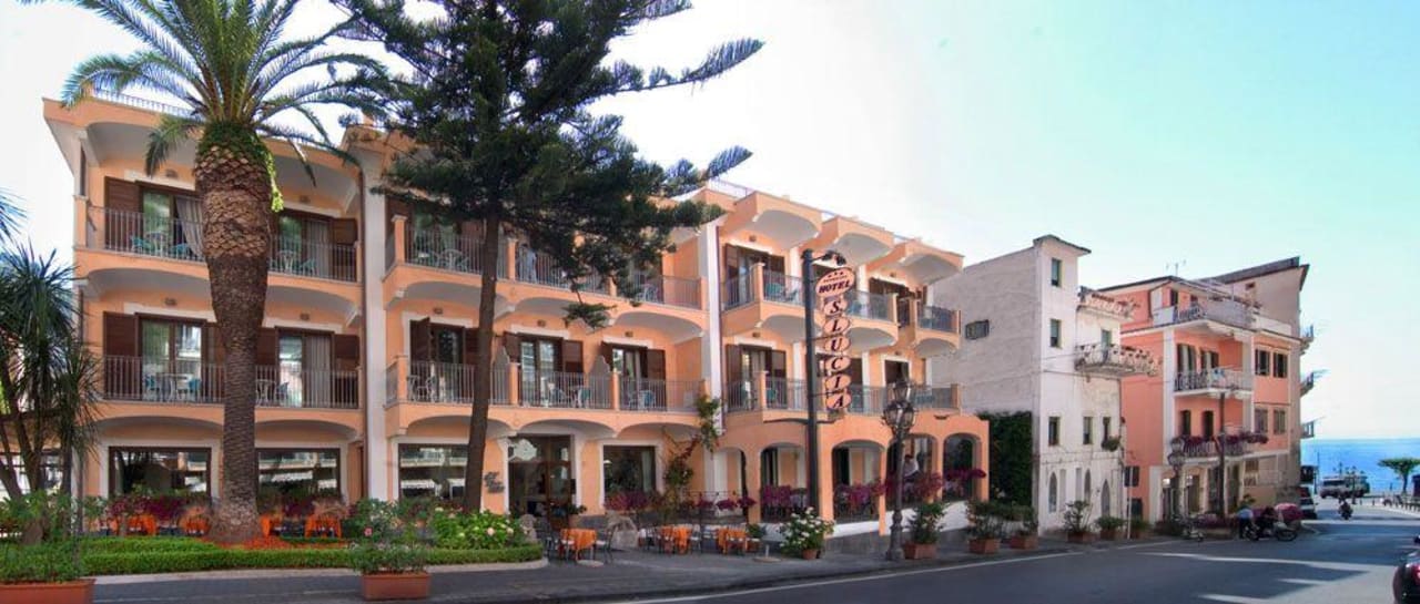 Foto esterno Hotel Santa Lucia