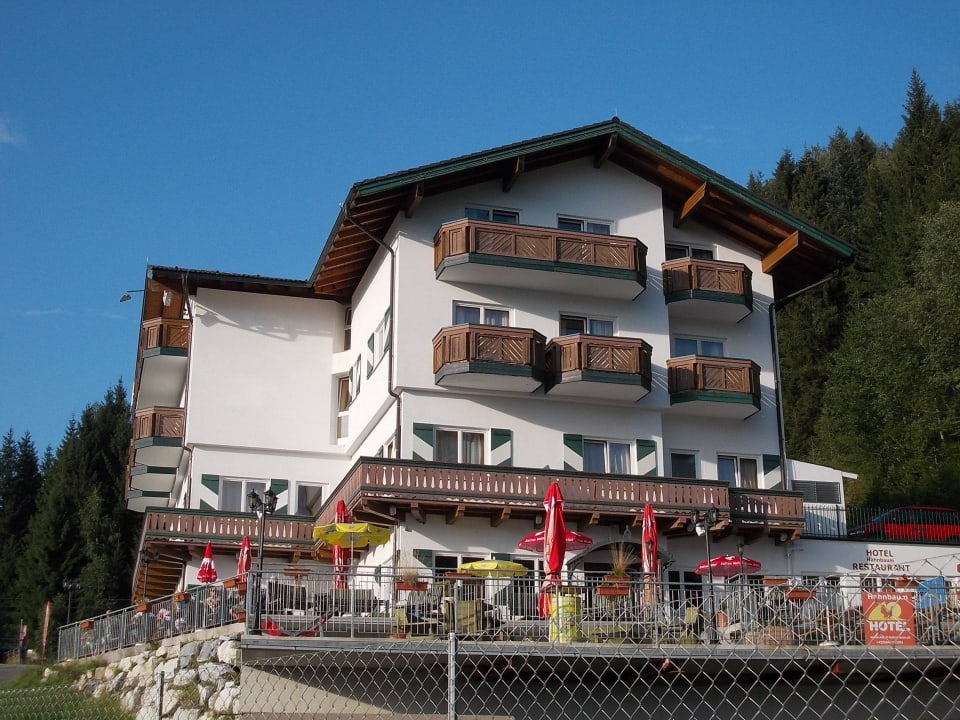 Richtung Terrasse Hotel Hahnbaum