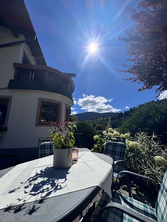 Gartenanlage Frühstückspension Gästehaus Elisabeth